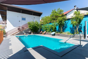 Pure Sky Apartments - with pool